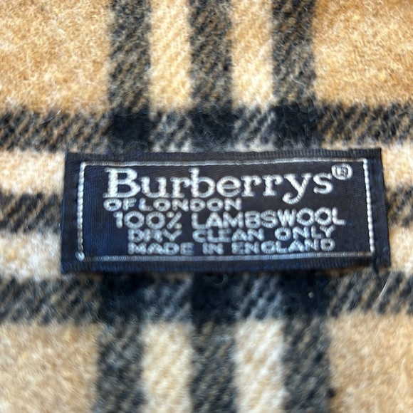 Vintage Burberry’s scarf. - Picture 2 of 5